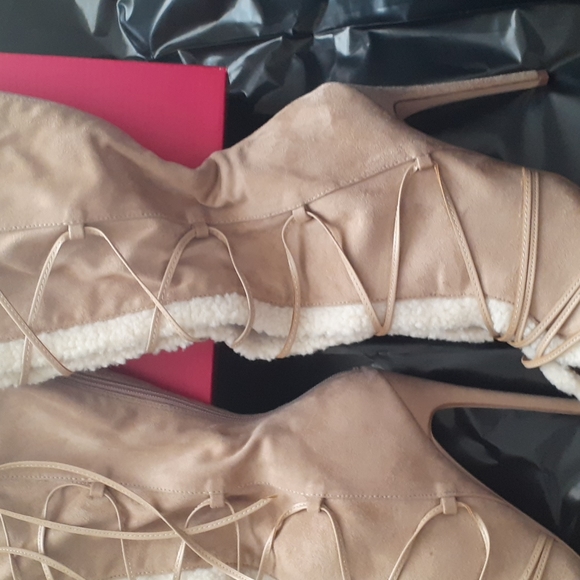 Boots - Picture 6 of 6